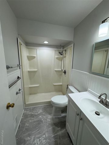 5722 Centralia Street, Dearborn Heights, MI 48127