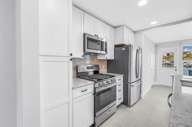 5935 30TH AVENUE S 105, Gulfport, FL 33707