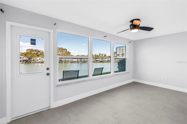 5935 30TH AVENUE S 105, Gulfport, FL 33707