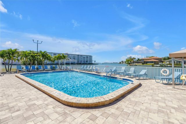 5935 30TH AVENUE S 105, Gulfport, FL 33707