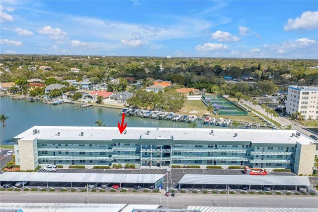 5935 30TH AVENUE S 105, Gulfport, FL 33707