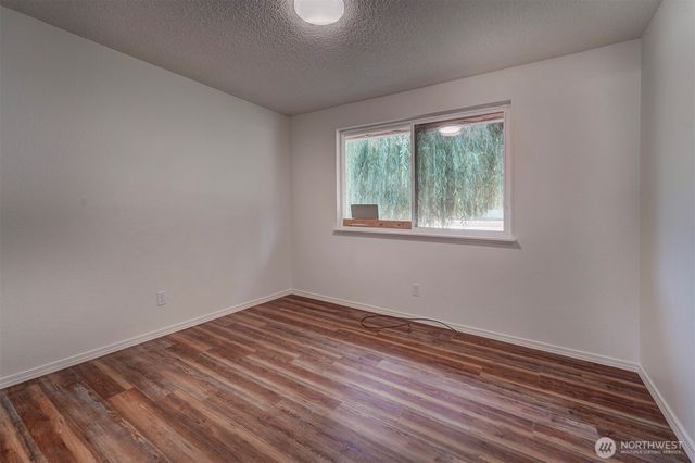 27019 Woodside Road NE, Kingston, WA 98346