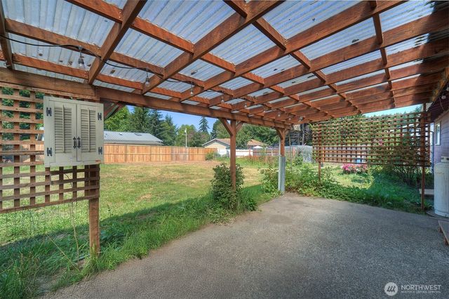 27019 Woodside Road NE, Kingston, WA 98346