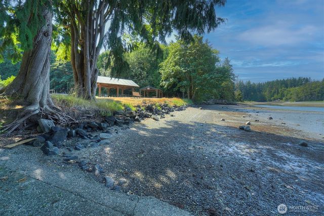27019 Woodside Road NE, Kingston, WA 98346