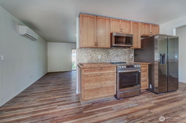 27019 Woodside Road NE, Kingston, WA 98346