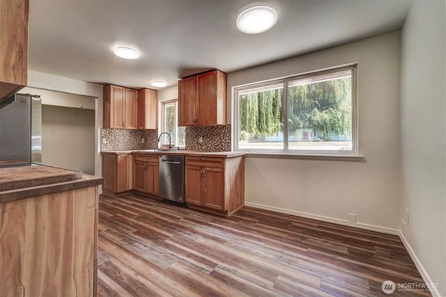 27019 Woodside Road NE, Kingston, WA 98346