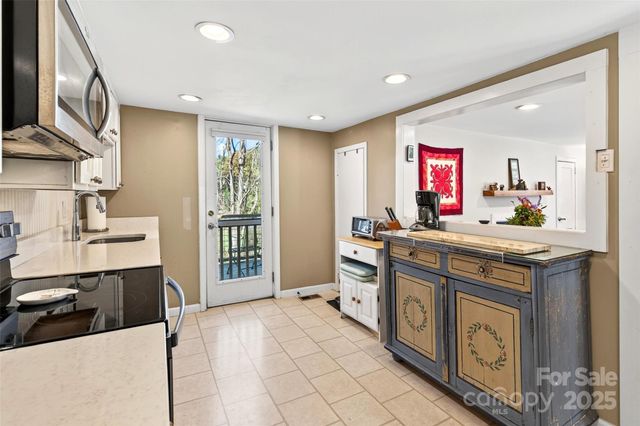 411 Hiawassee Avenue 1, Black Mountain, NC 28711