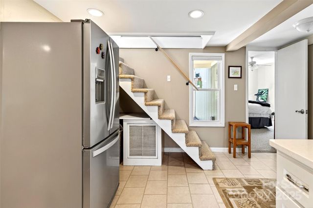 411 Hiawassee Avenue 1, Black Mountain, NC 28711