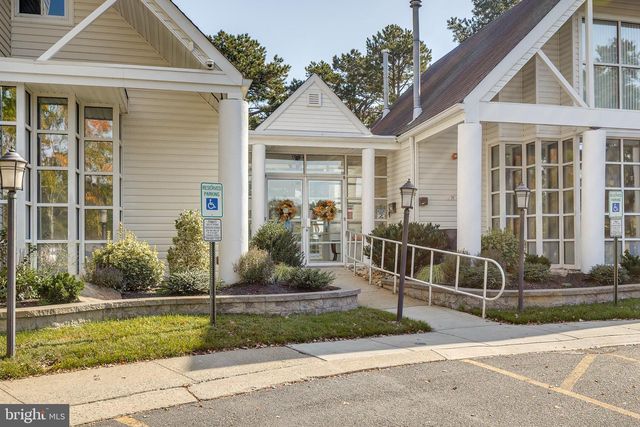 50 DEERFIELD DR, Stafford Township, NJ 08050