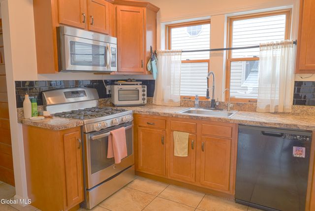 11 Washington Road, Scotia, NY 12302