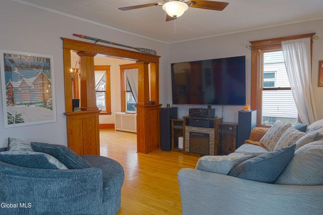 11 Washington Road, Scotia, NY 12302