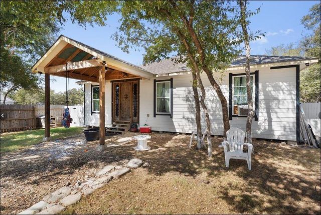 104 Pink Dahlia DR, Dale, TX 78616