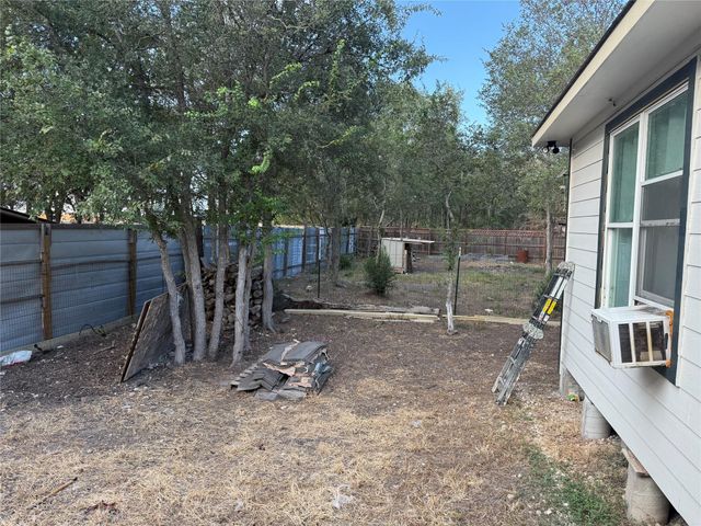 104 Pink Dahlia DR, Dale, TX 78616