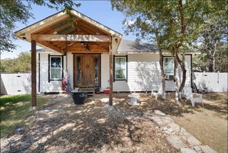 104 Pink Dahlia DR, Dale, TX 78616