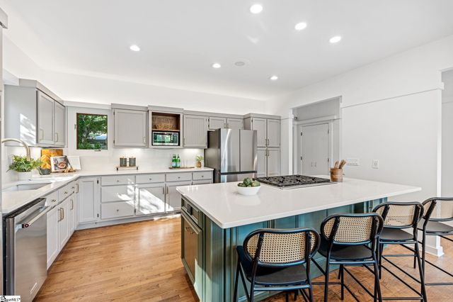 8 De Braham Court, Greenville, SC 29605