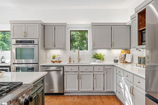 8 De Braham Court, Greenville, SC 29605