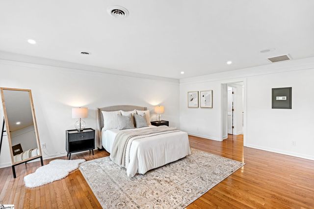 8 De Braham Court, Greenville, SC 29605