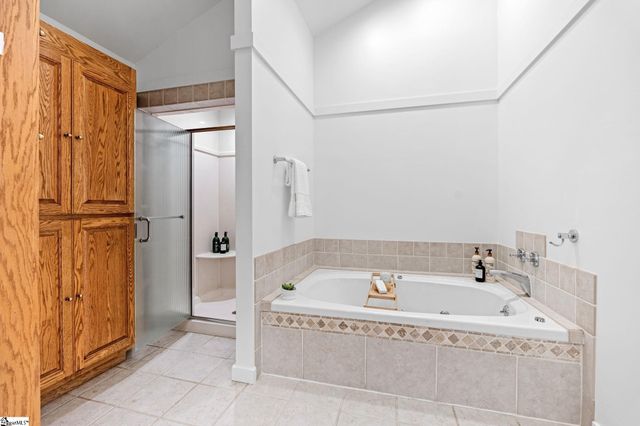 8 De Braham Court, Greenville, SC 29605