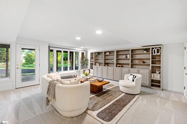 8 De Braham Court, Greenville, SC 29605