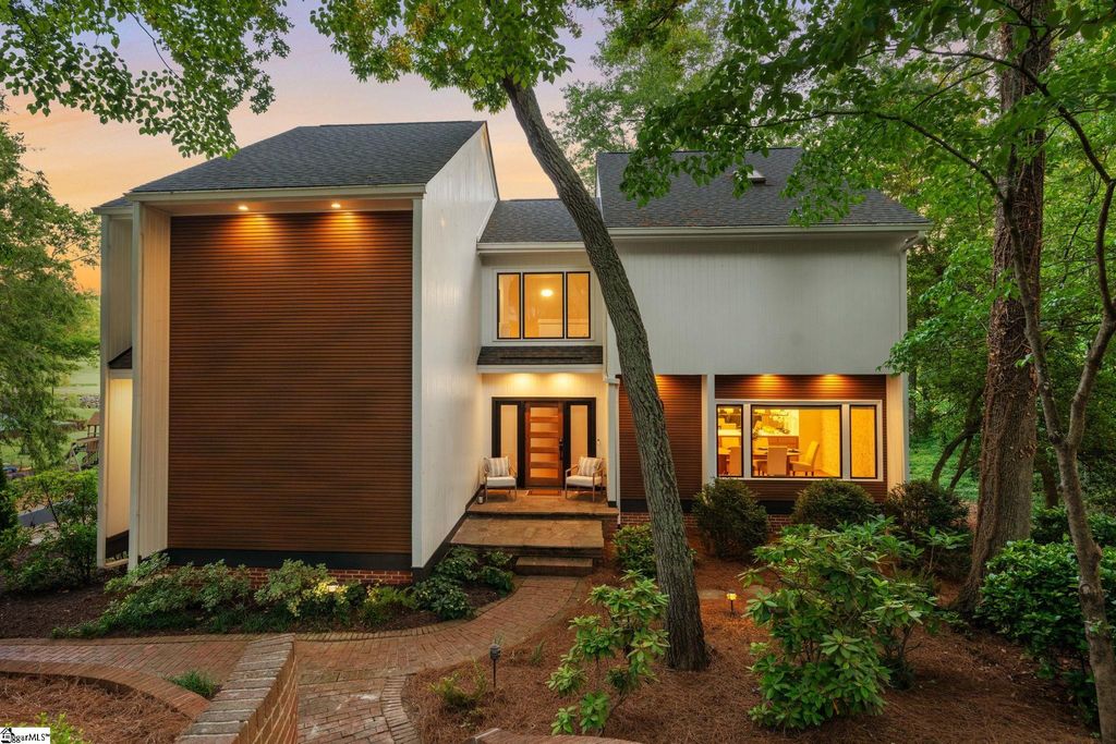 8 De Braham Court, Greenville, SC 29605