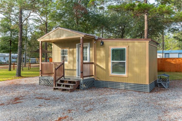 195 Passion Flower Street, Defuniak Springs, FL 32433