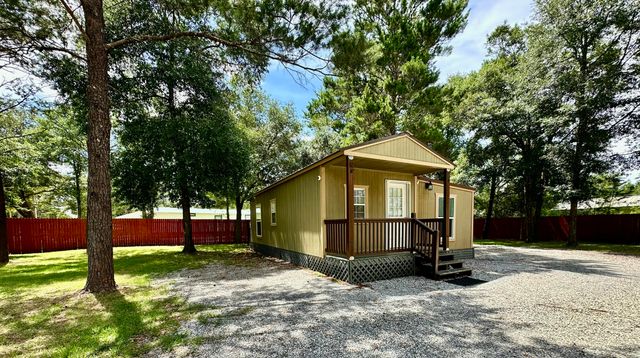 195 Passion Flower Street, Defuniak Springs, FL 32433