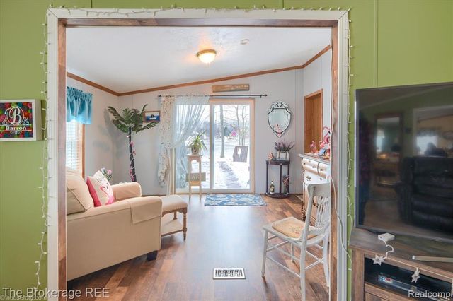 11 Crane Lake Drive, Linden, MI 48451