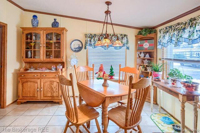 11 Crane Lake Drive, Linden, MI 48451