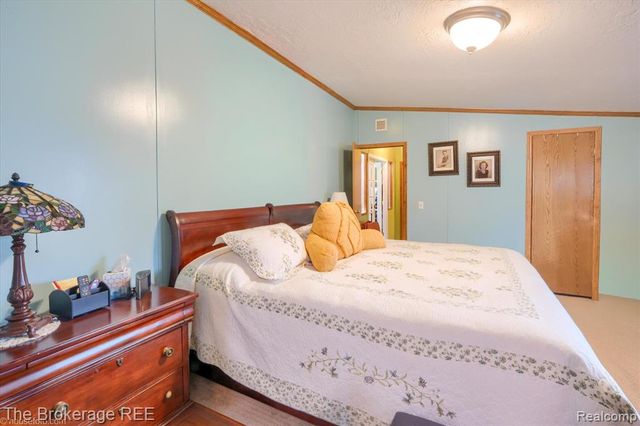 11 Crane Lake Drive, Linden, MI 48451