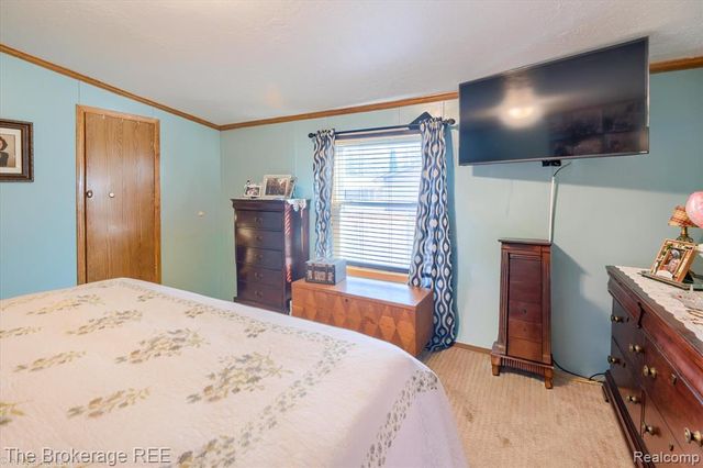 11 Crane Lake Drive, Linden, MI 48451