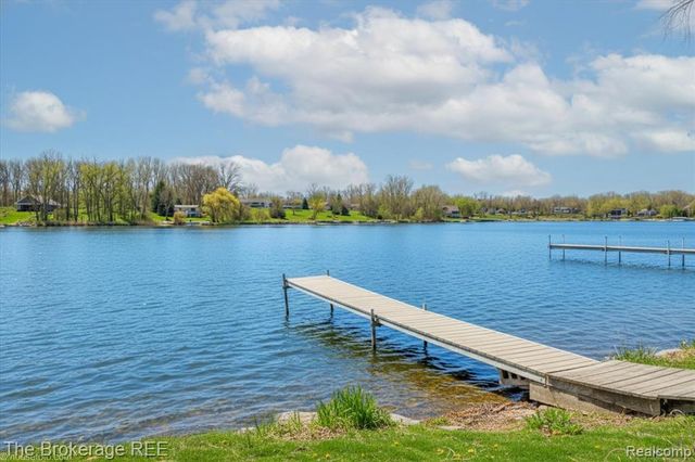 11 Crane Lake Drive, Linden, MI 48451