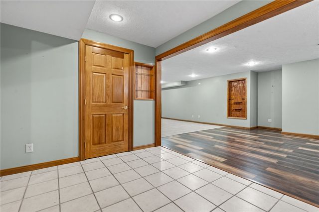 2616 Rolling Meadows Drive, Beavercreek, OH 45385