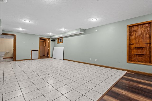 2616 Rolling Meadows Drive, Beavercreek, OH 45385