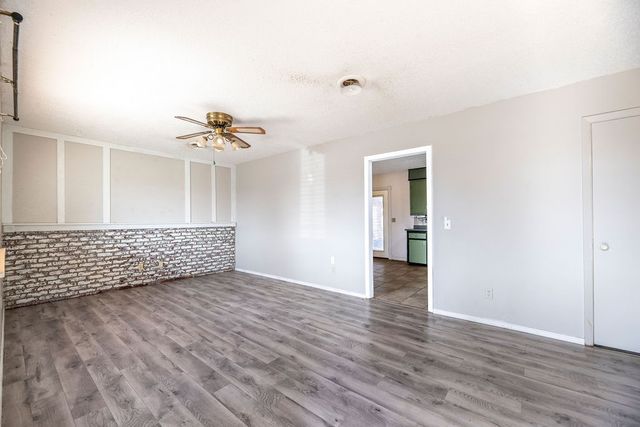 304 W Kelli Street, Farmington, AR 72730