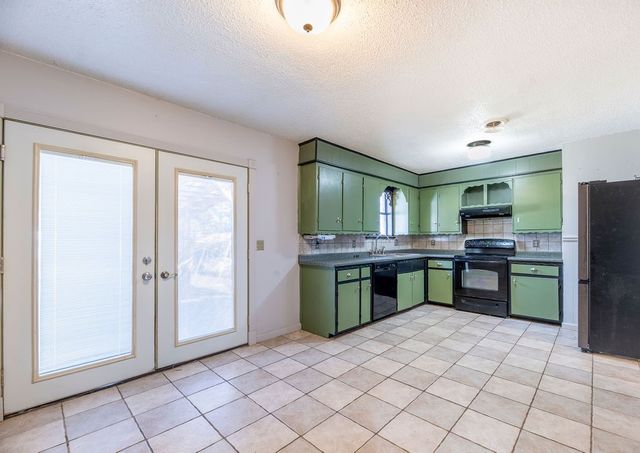 304 W Kelli Street, Farmington, AR 72730