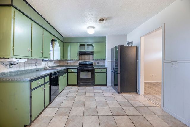 304 W Kelli Street, Farmington, AR 72730