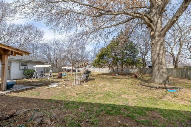 304 W Kelli Street, Farmington, AR 72730