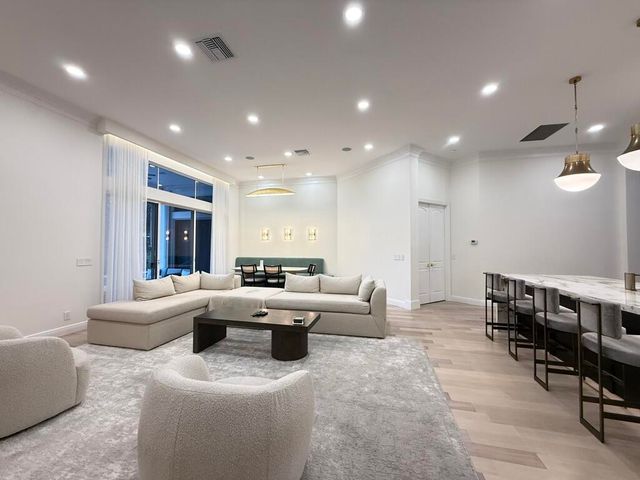 8149 VALHALLA Drive, Delray Beach, FL 33446