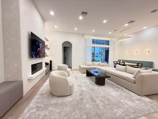 8149 VALHALLA Drive, Delray Beach, FL 33446