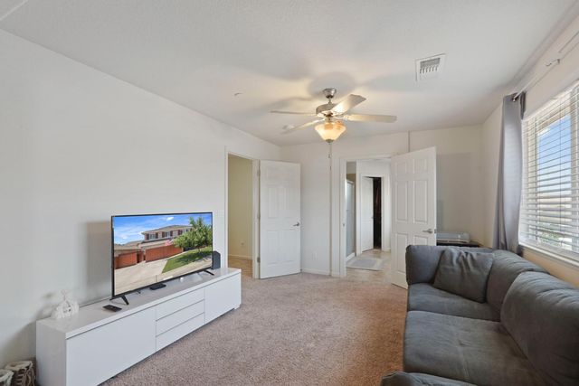 692 Arlene Ct, Galt, CA 95632