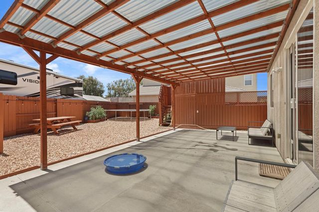 692 Arlene Ct, Galt, CA 95632