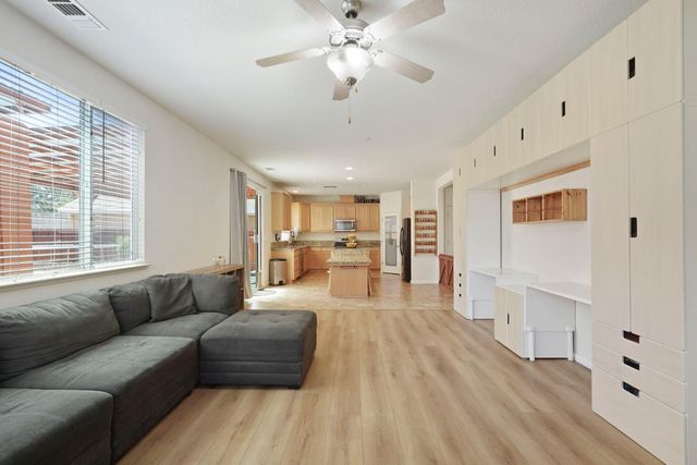 692 Arlene Ct, Galt, CA 95632