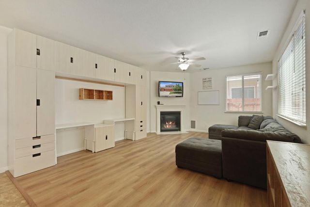 692 Arlene Ct, Galt, CA 95632