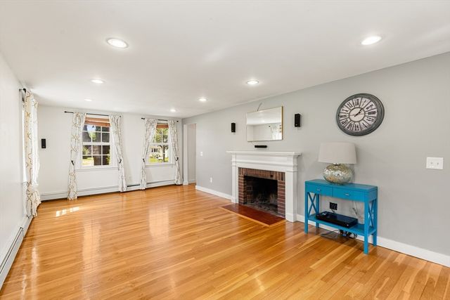 67 Maple St, Wenham, MA 01984