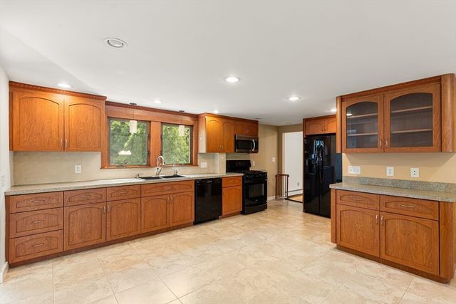 67 Maple St, Wenham, MA 01984