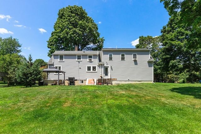 67 Maple St, Wenham, MA 01984