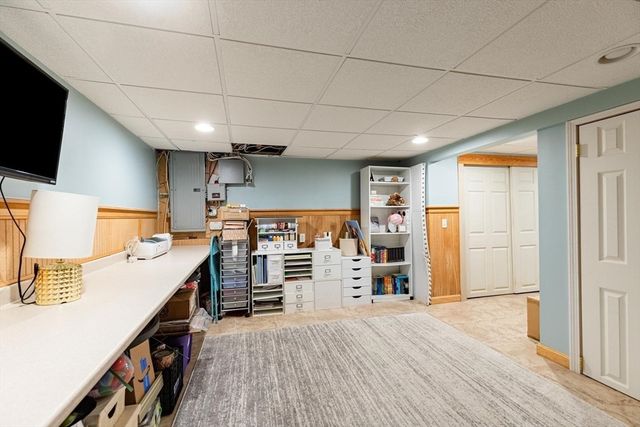67 Maple St, Wenham, MA 01984