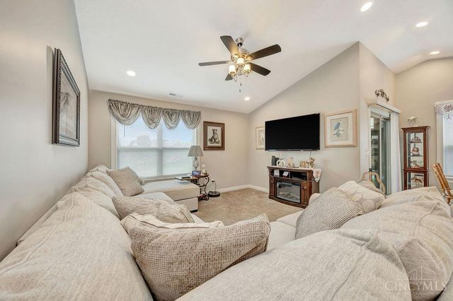 735 Villa Court, Trenton, OH 45067