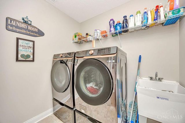 735 Villa Court, Trenton, OH 45067