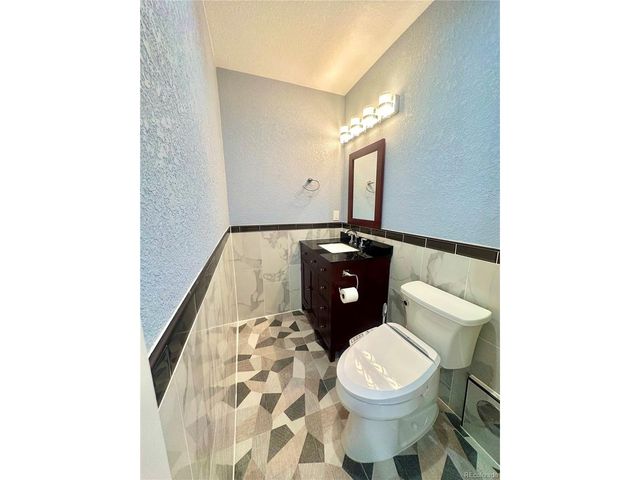 1271 S Ammons St S, Lakewood, CO 80232